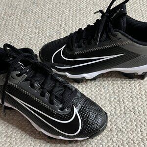 Nike Vapor Shark Boy's Size 1Y Kids Black Gray Football Cleats DH5089-010 EUC!!
